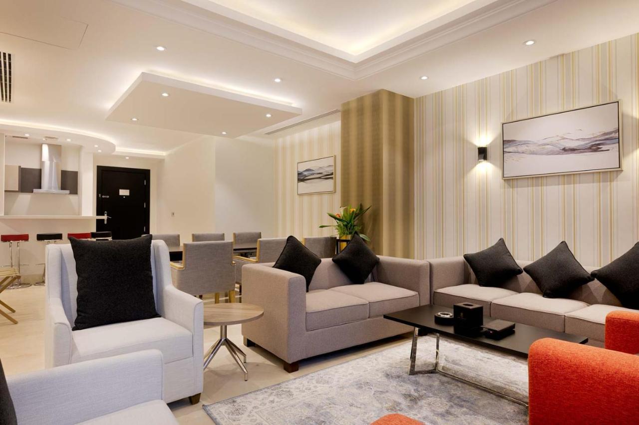 The Proud Hotel Al-Chubar Zewnętrze zdjęcie