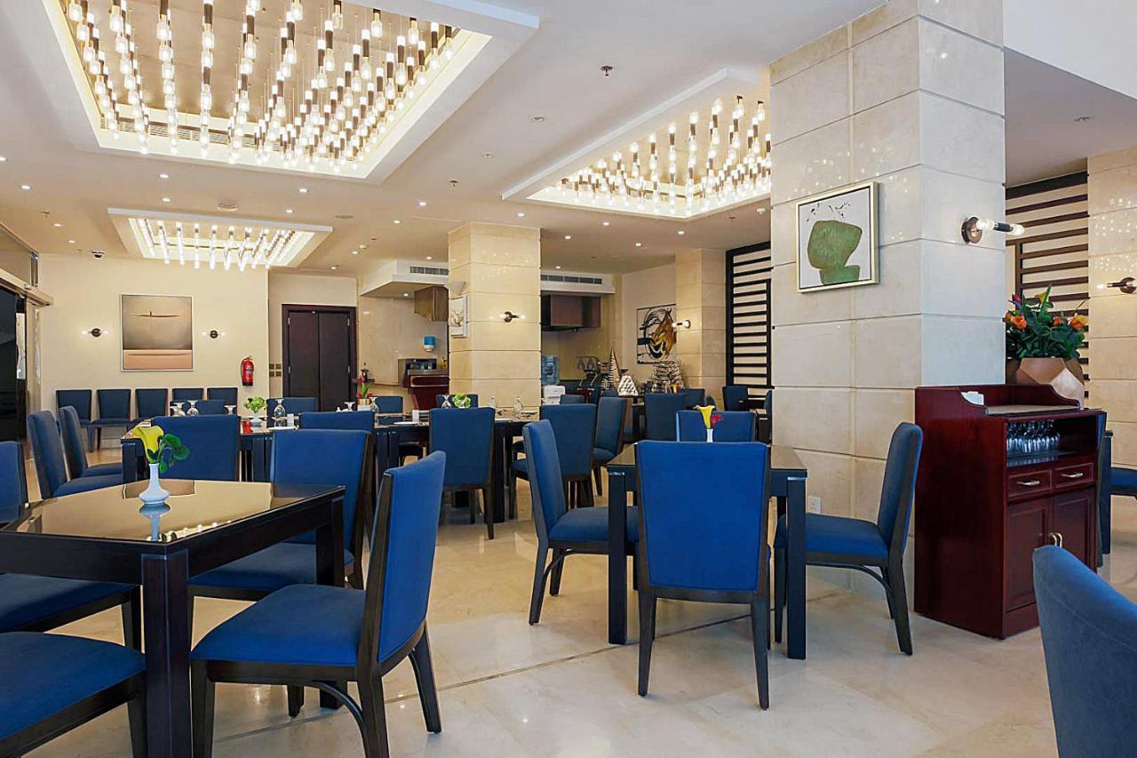The Proud Hotel Al-Chubar Zewnętrze zdjęcie